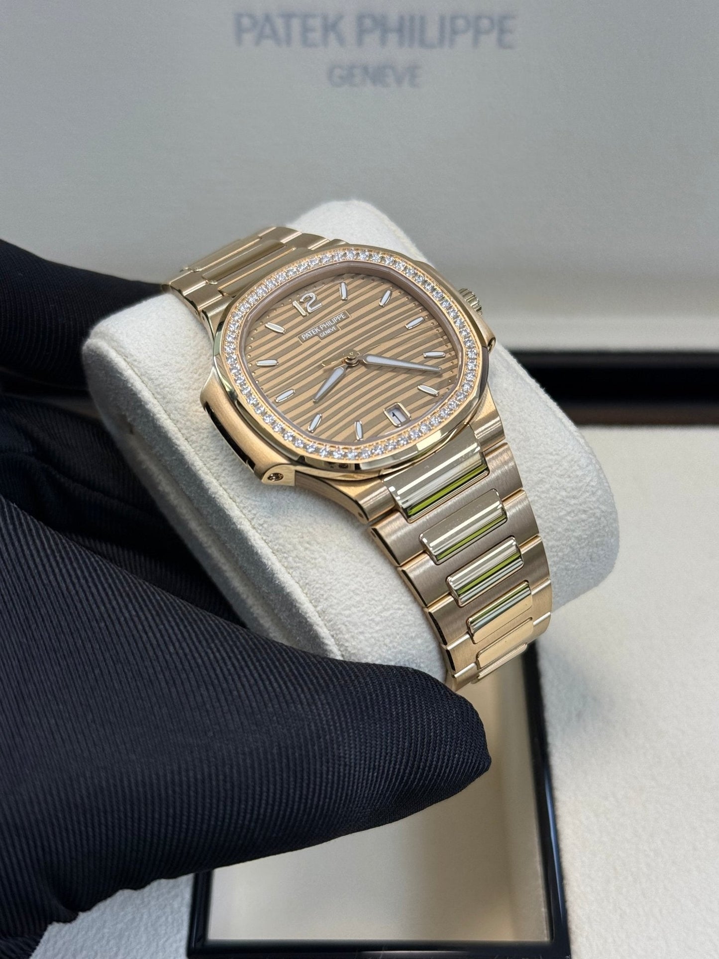 Patek Philippe Nautilus Rose Gold (Ref#7118/1200R-010)
