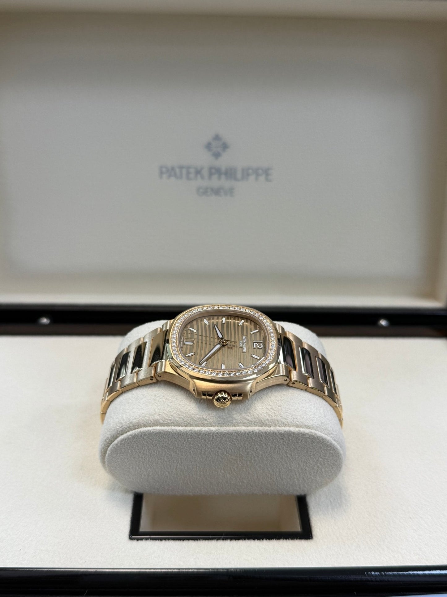 Patek Philippe Nautilus Rose Gold (Ref#7118/1200R-010)