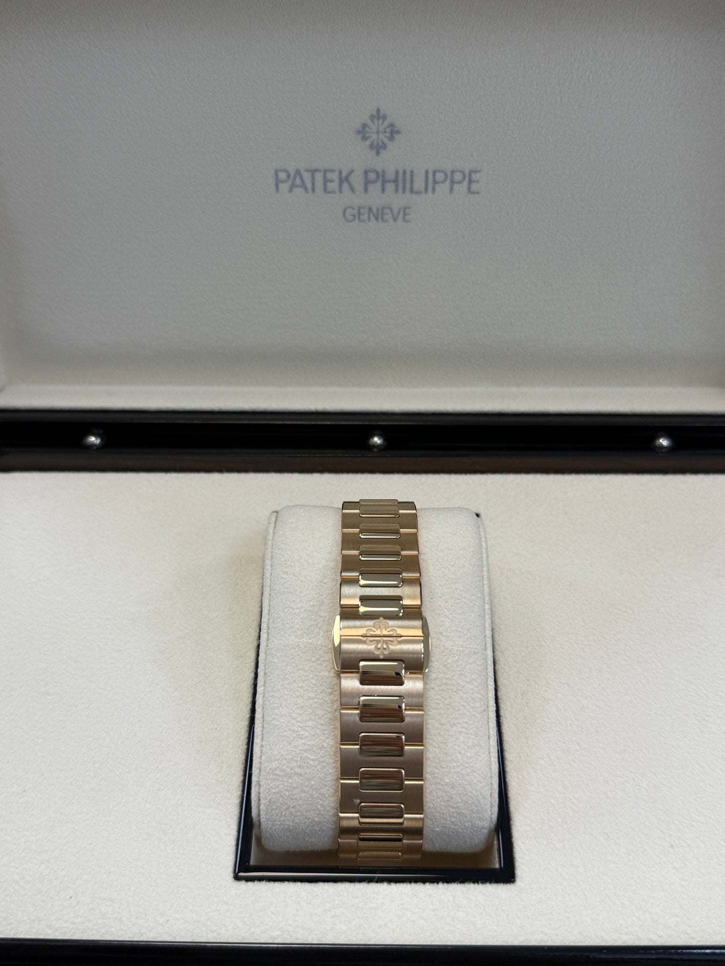 Patek Philippe Nautilus Rose Gold (Ref#7118/1200R-010)