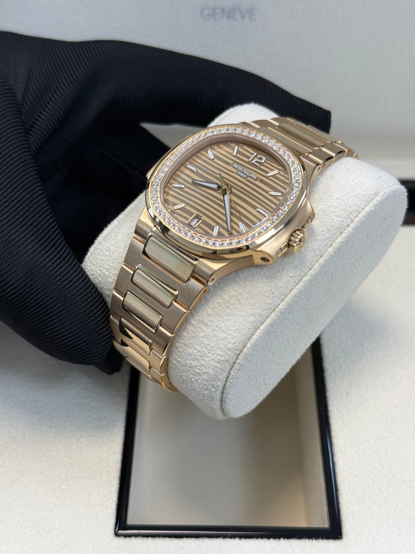 Patek Philippe Nautilus Rose Gold (Ref#7118/1200R-010)