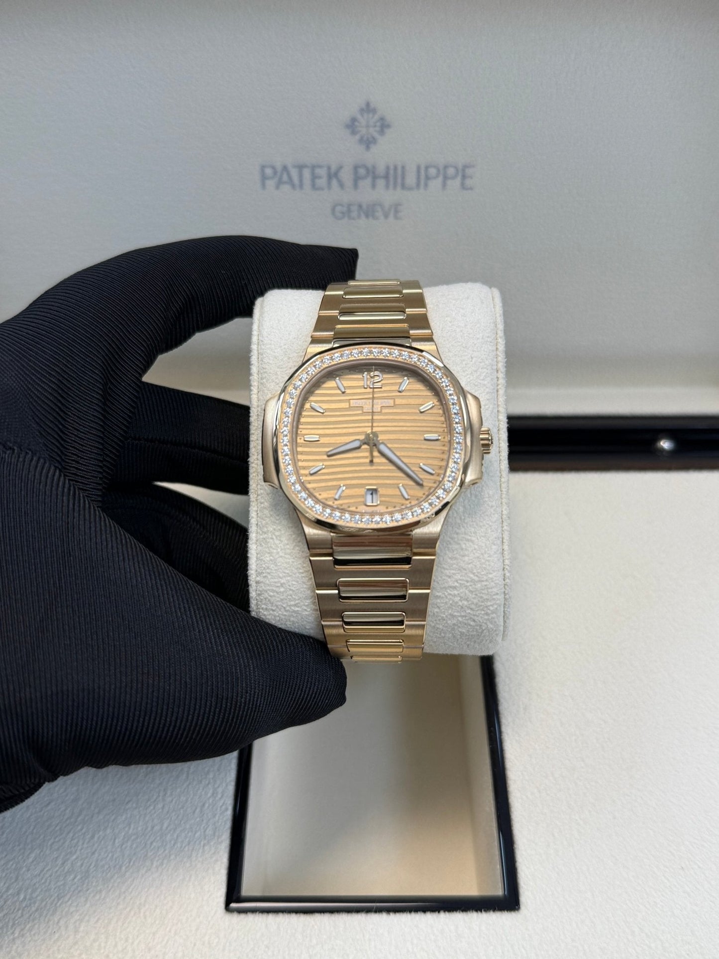 Patek Philippe Nautilus Rose Gold (Ref#7118/1200R-010)