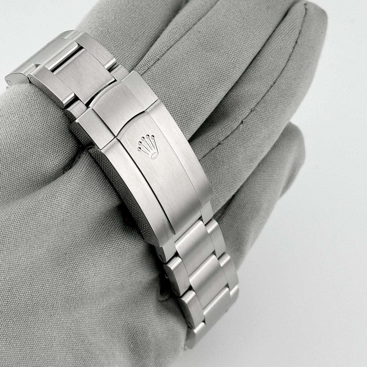 Rolex Oyster Perpetual 36 126000 Stainless Steel 'Celebration Motif' Dial (2024)