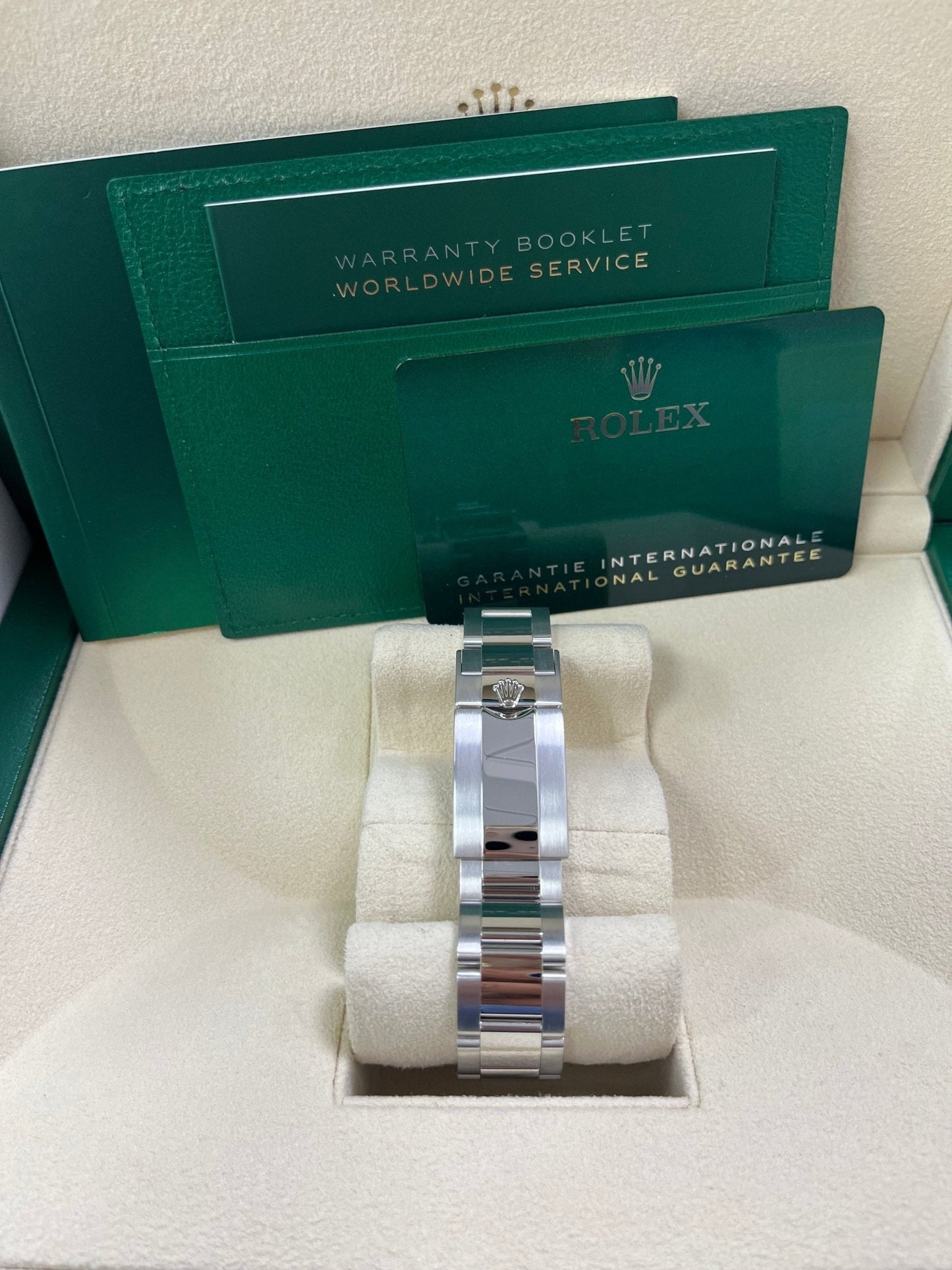 Rolex Platinum Cosmograph Daytona Ice Blue Index Dial Oyster Bracelet 126506