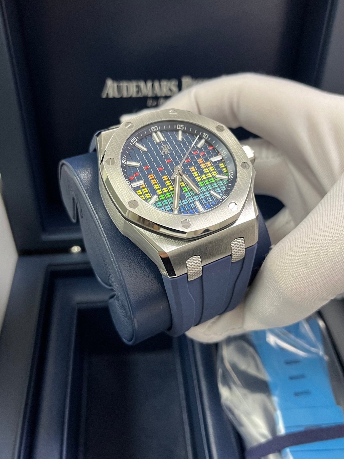 Royal Oak Offshore Selfwinding - Music Edition (Ref# 15600TI.OO.A343CA.01)