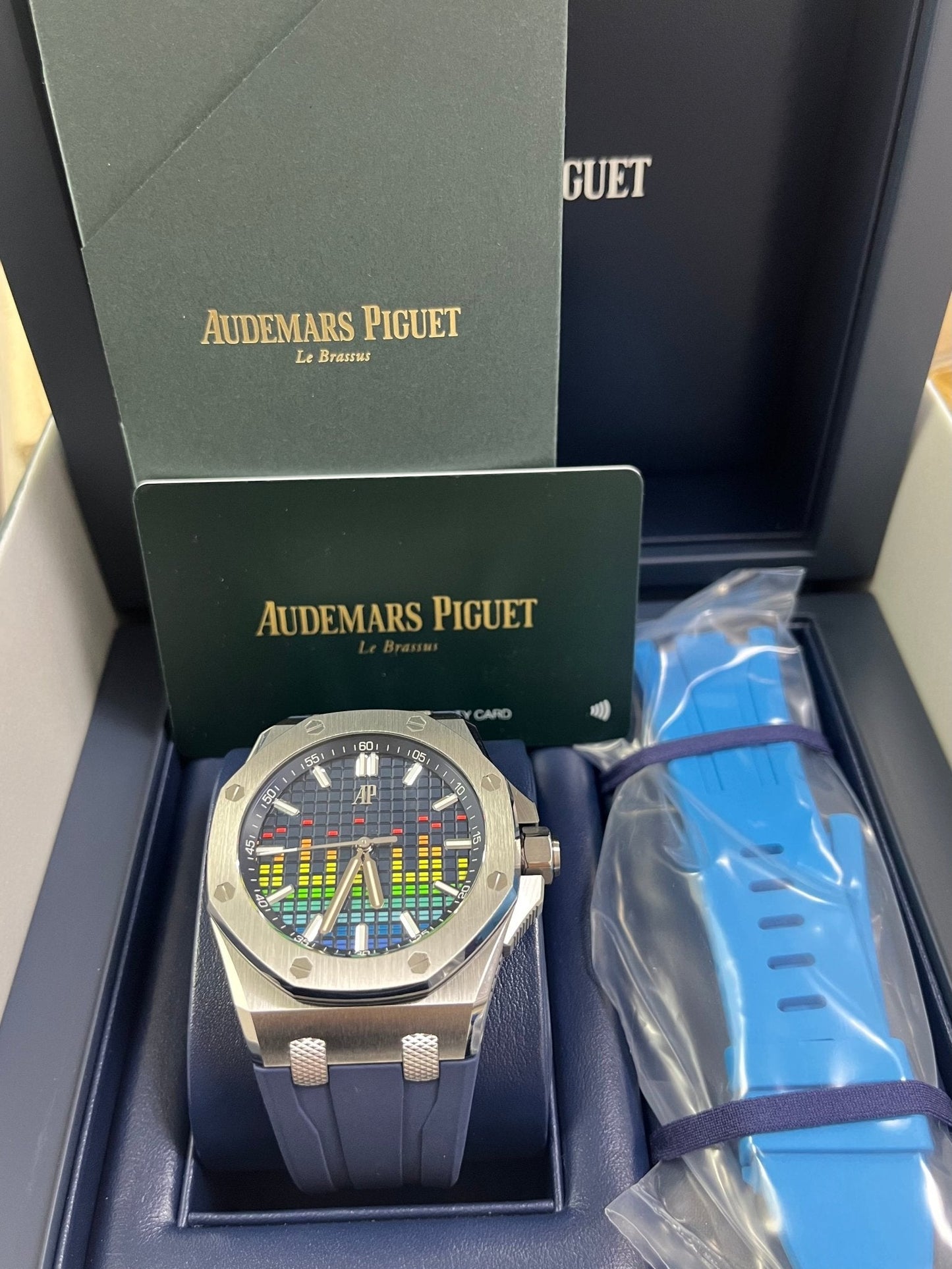 Royal Oak Offshore Selfwinding - Music Edition (Ref# 15600TI.OO.A343CA.01)