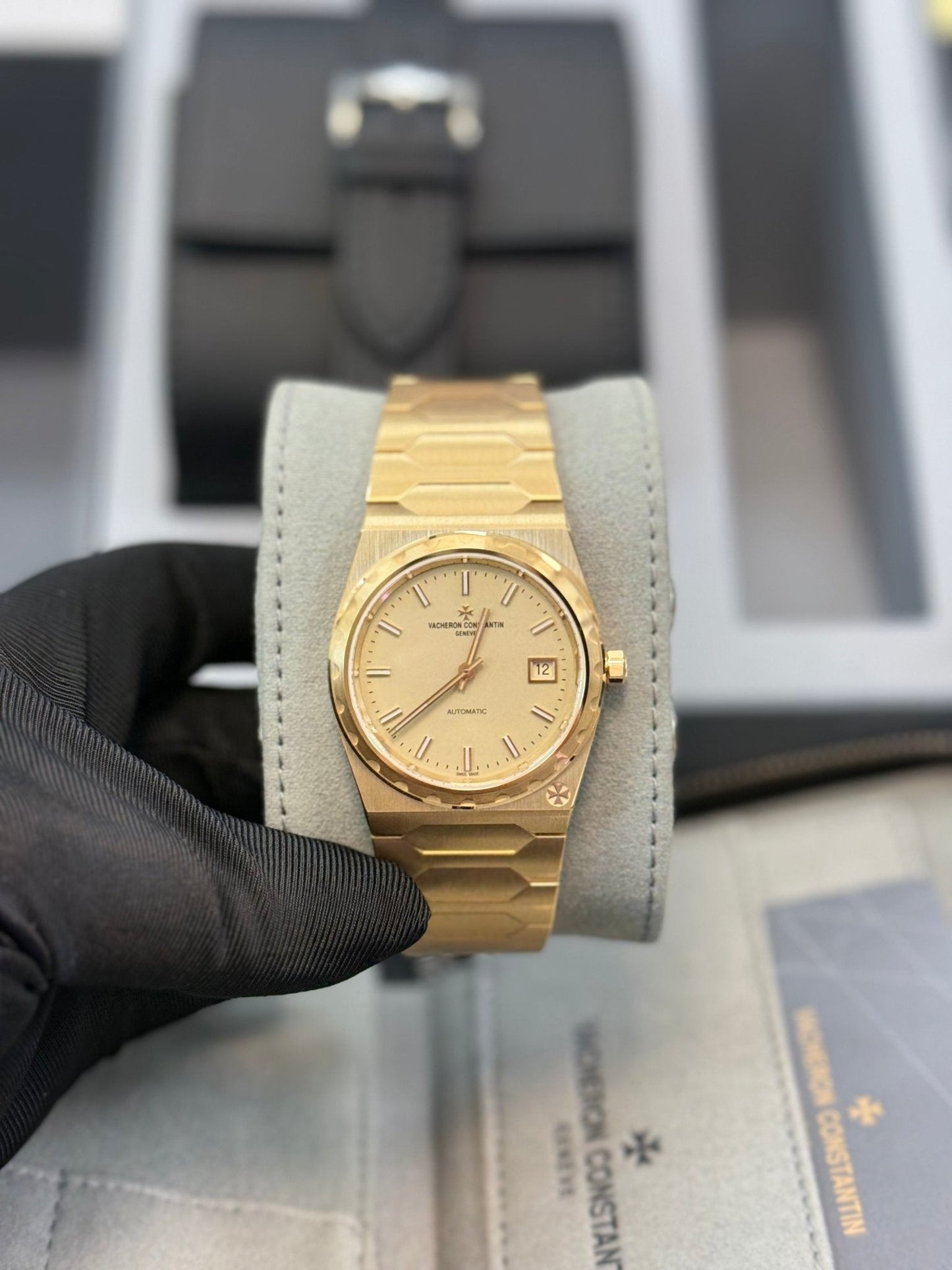 Vacheron Constantin Historiques 222 4200H/222J-B935 37 mm Yellow Gold