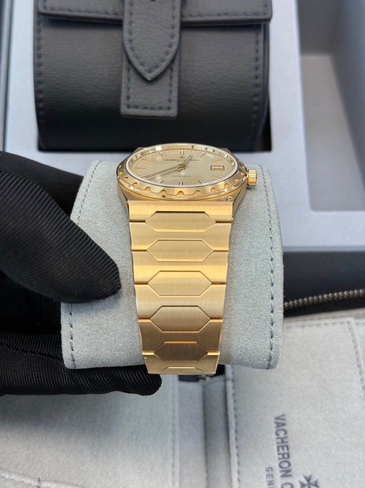 Vacheron Constantin Historiques 222 4200H/222J-B935 37 mm Yellow Gold