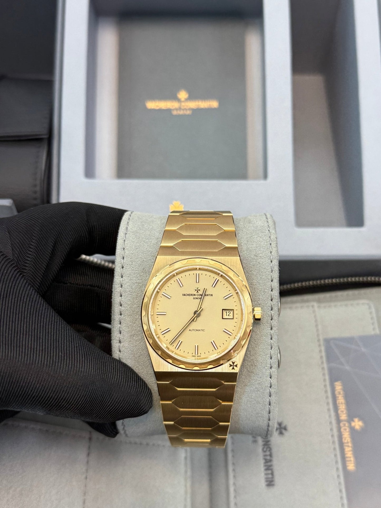 Vacheron Constantin Historiques 222 4200H/222J-B935 37 mm Yellow Gold