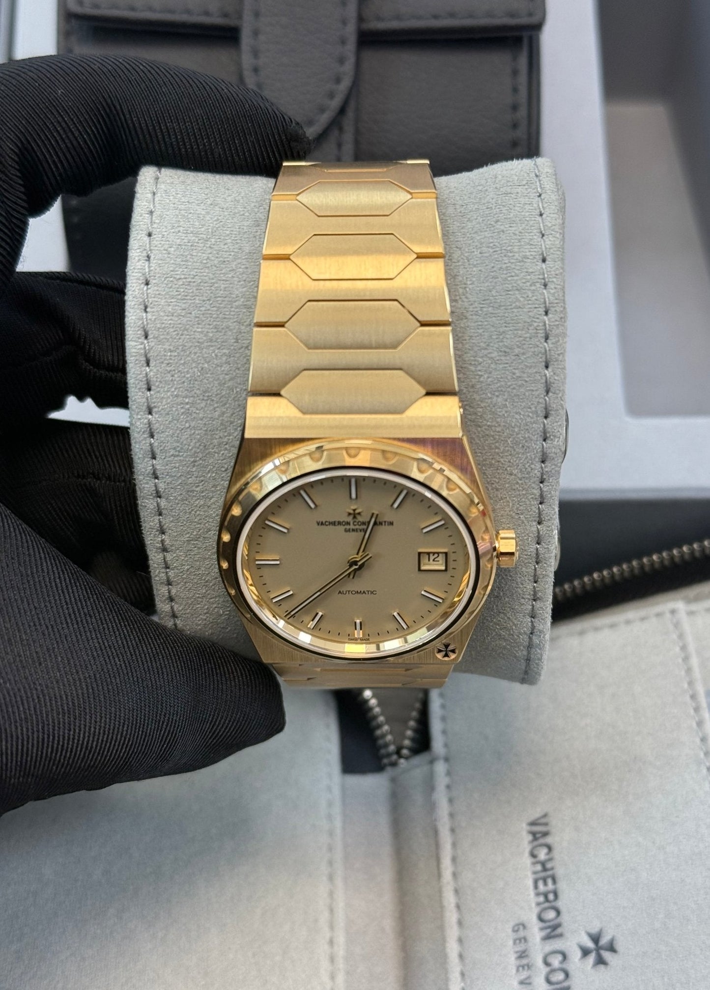 Vacheron Constantin Historiques 222 4200H/222J-B935 37 mm Yellow Gold