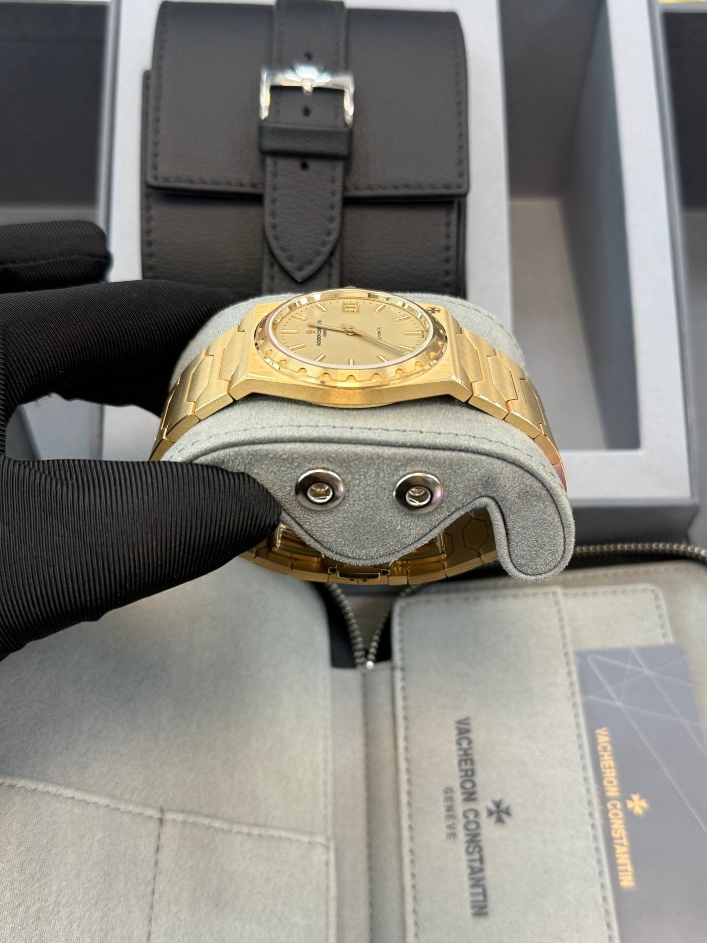 Vacheron Constantin Historiques 222 4200H/222J-B935 37 mm Yellow Gold