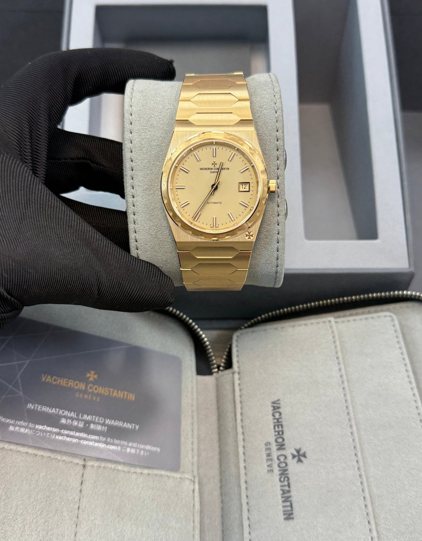 Vacheron Constantin Historiques 222 4200H/222J-B935 37 mm Yellow Gold