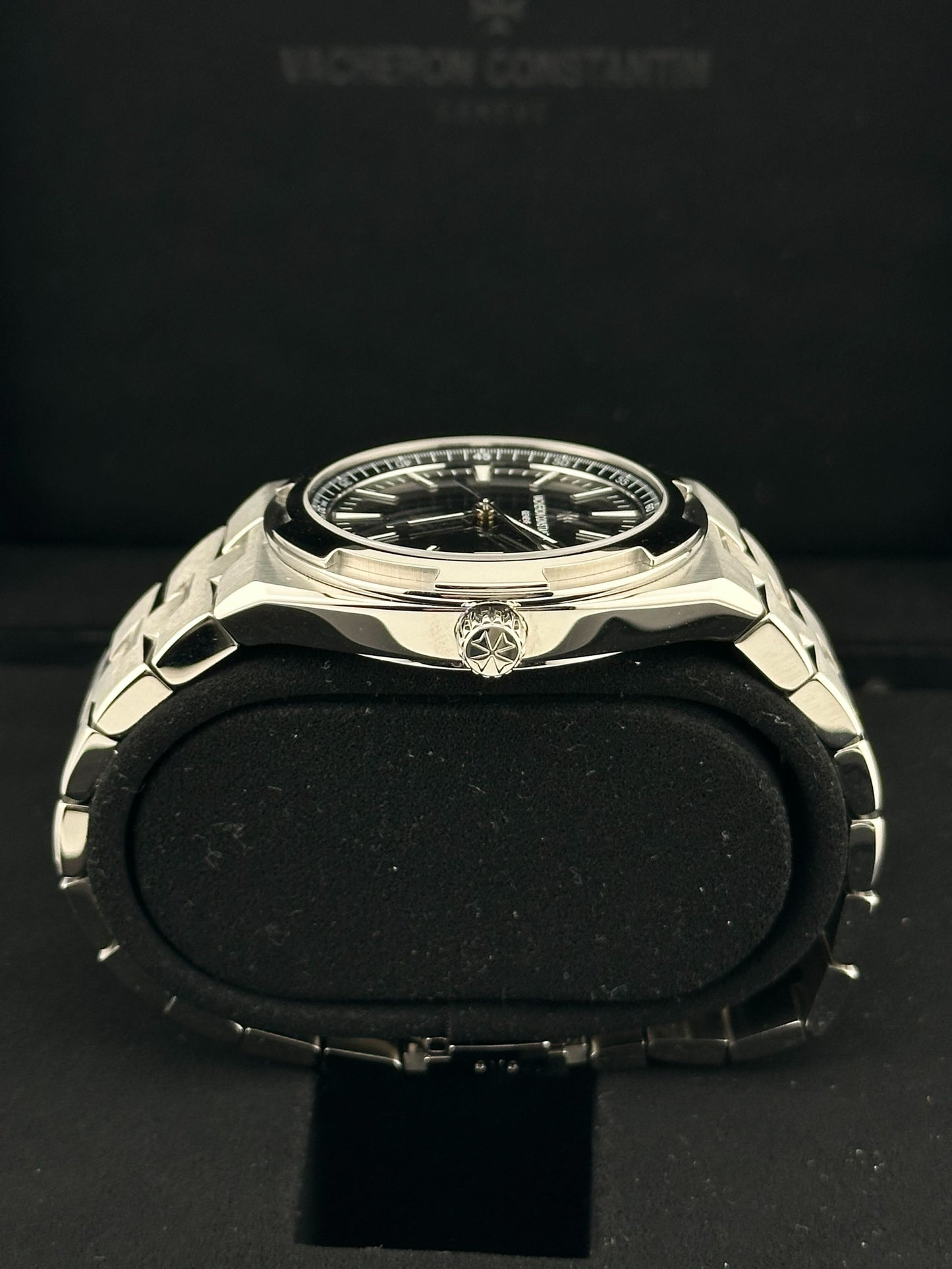 Vacheron Constantin Overseas 4500V/110A-B483 Steel Black Dial