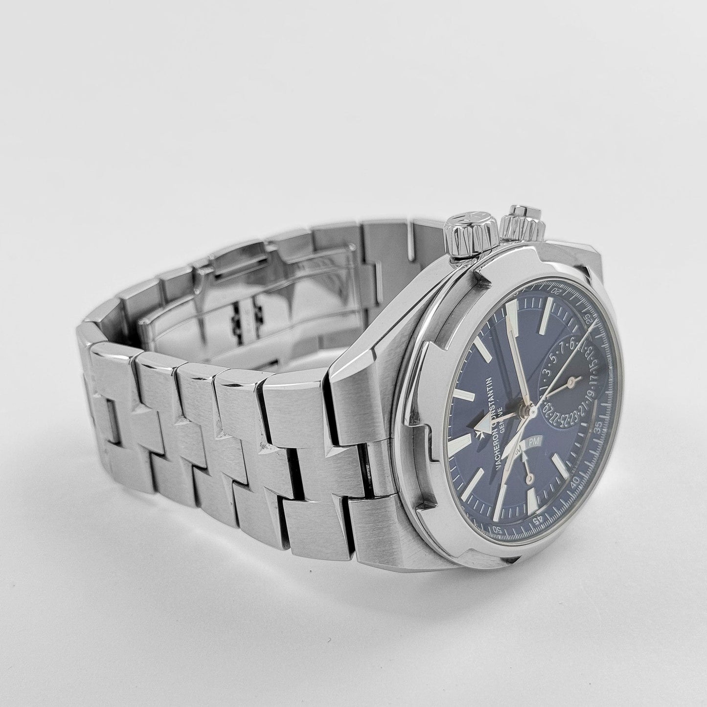 Vacheron Constantin Overseas Dual Time 7900V/110A-B334 Stainless Steel Blue Dial