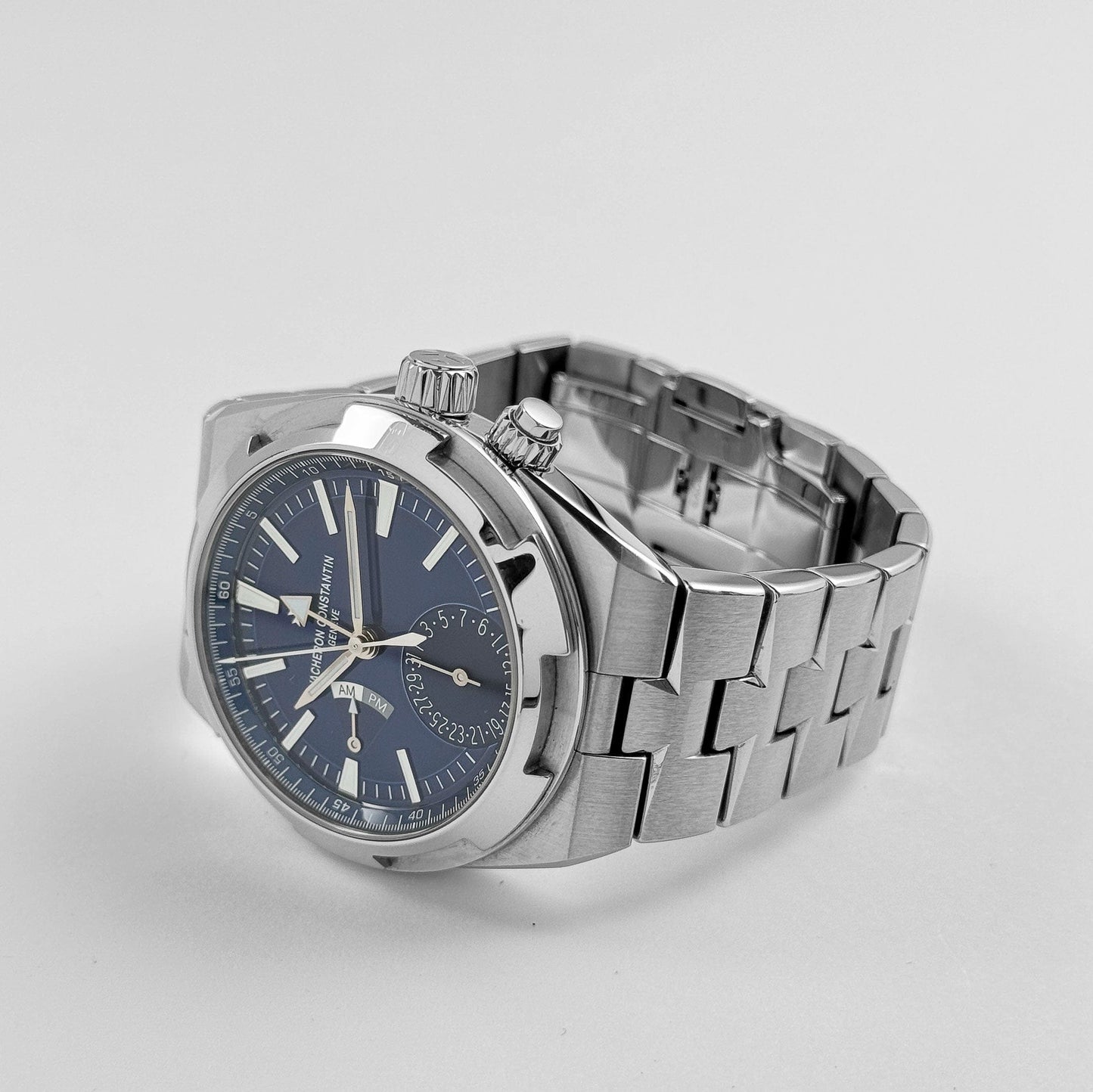 Vacheron Constantin Overseas Dual Time 7900V/110A-B334 Stainless Steel Blue Dial