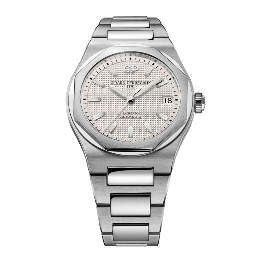 Girard-Perregaux Laureato 42 mm Silver Dial Stainless Steel Bracelet 81010-11-131-11A