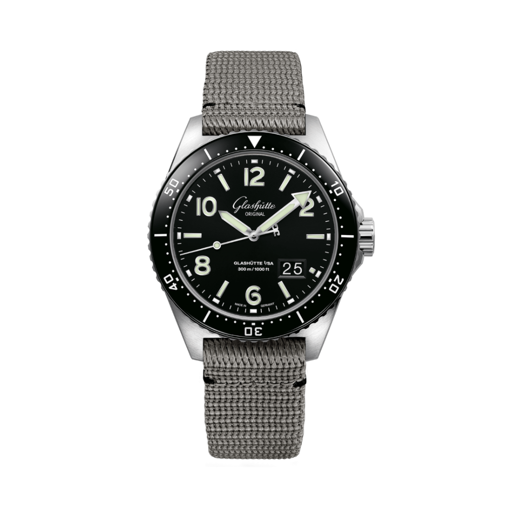 Glashuette Original SeaQ Panorama Date 43.20 mm Black Dial Stainless Steel Synthetic Strap, Grey 1-36-13-01-80-34