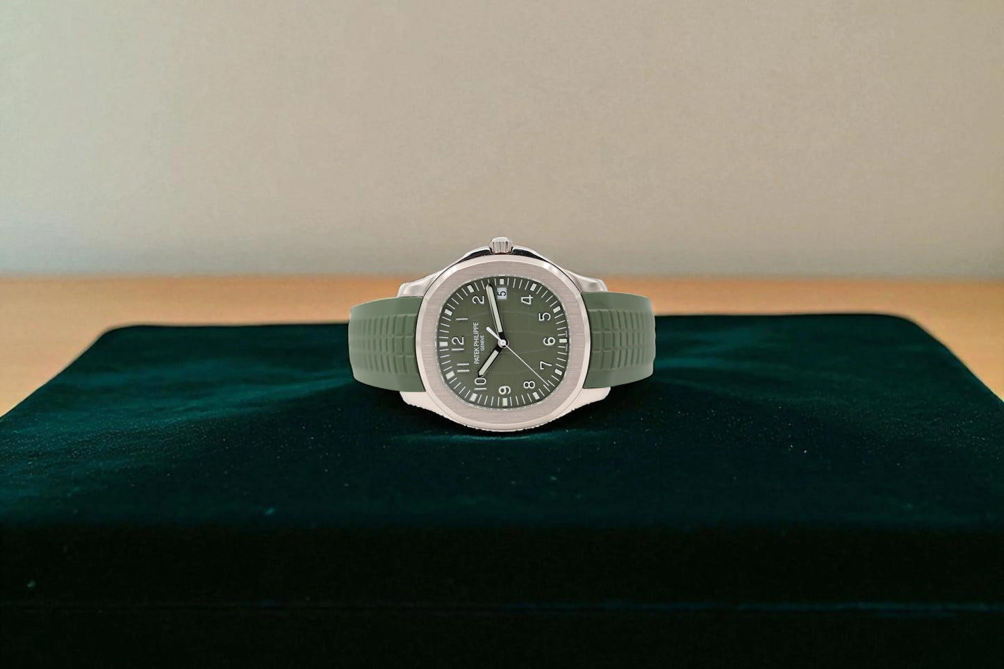 Patek Philippe - Aquanaut - Green Dial - 5168G-010 - 2021