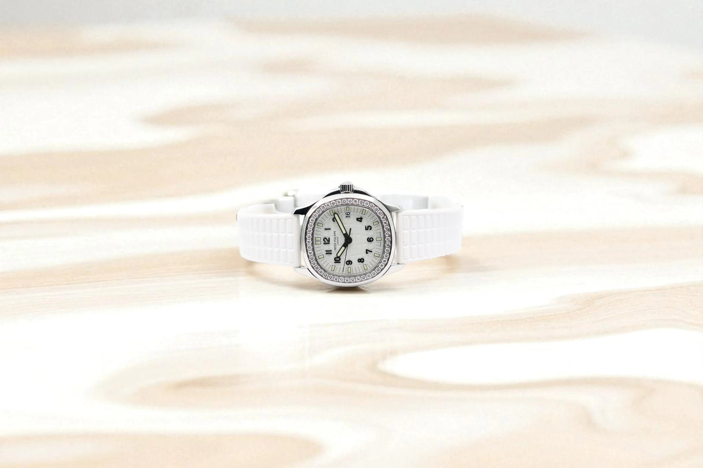 Patek Philippe - Aquanaut - White Dial - 5067A-011